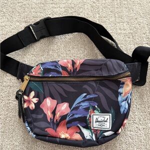 Herschel Supply Company Floral Patterned Bag